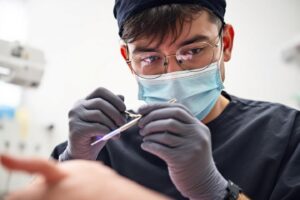 Chirurgie du lobe d'oreille à Montpellier : réparation et correction